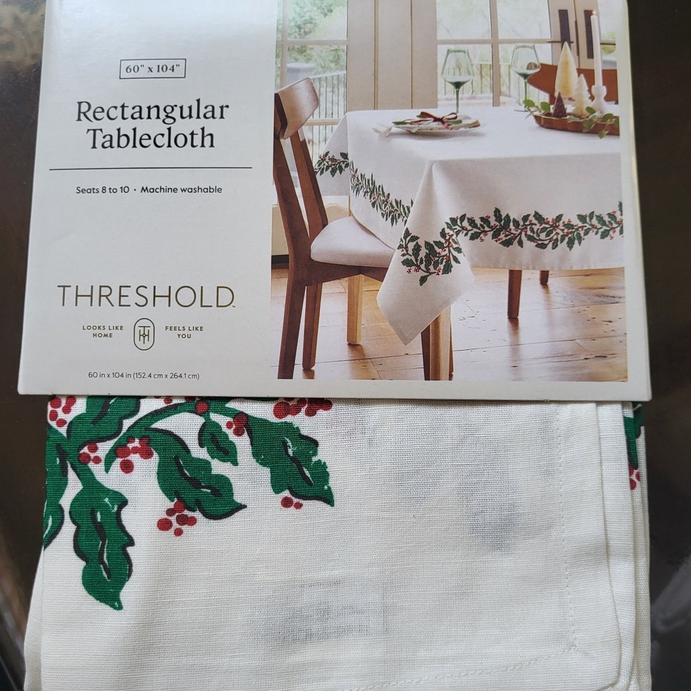 Threshold 60" X 104" Holly Berry Rectangle Tablecloth Christmas Cotton Linen